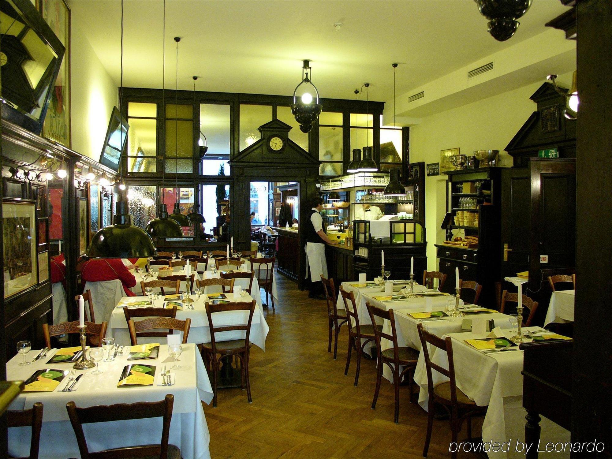 Hotel Orphee - Grosses Haus Řezno Restaurace fotografie