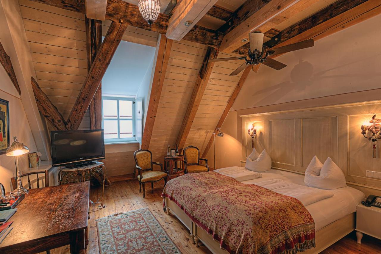 Hotel Orphee - Grosses Haus Řezno Exteriér fotografie