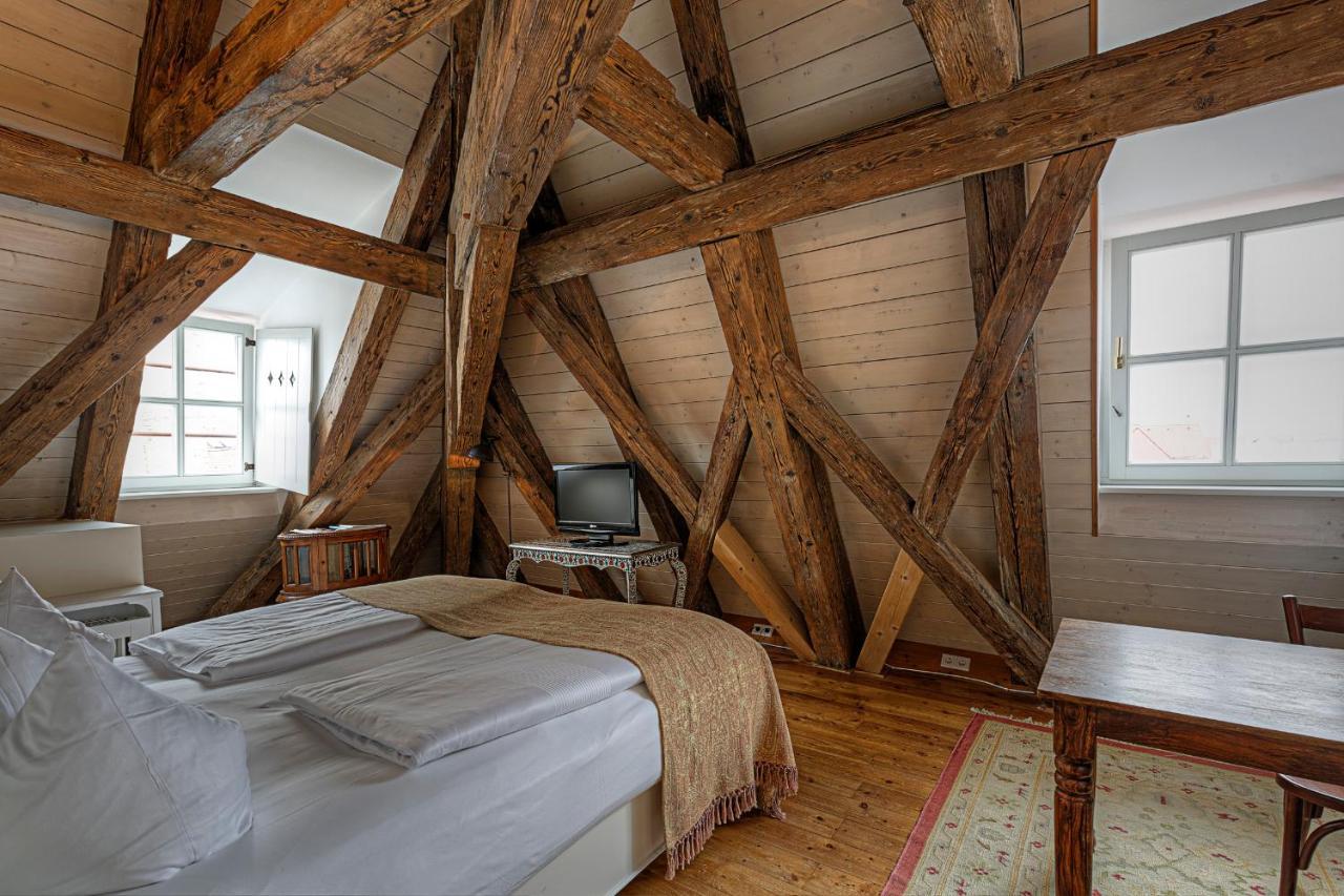 Hotel Orphee - Grosses Haus Řezno Exteriér fotografie